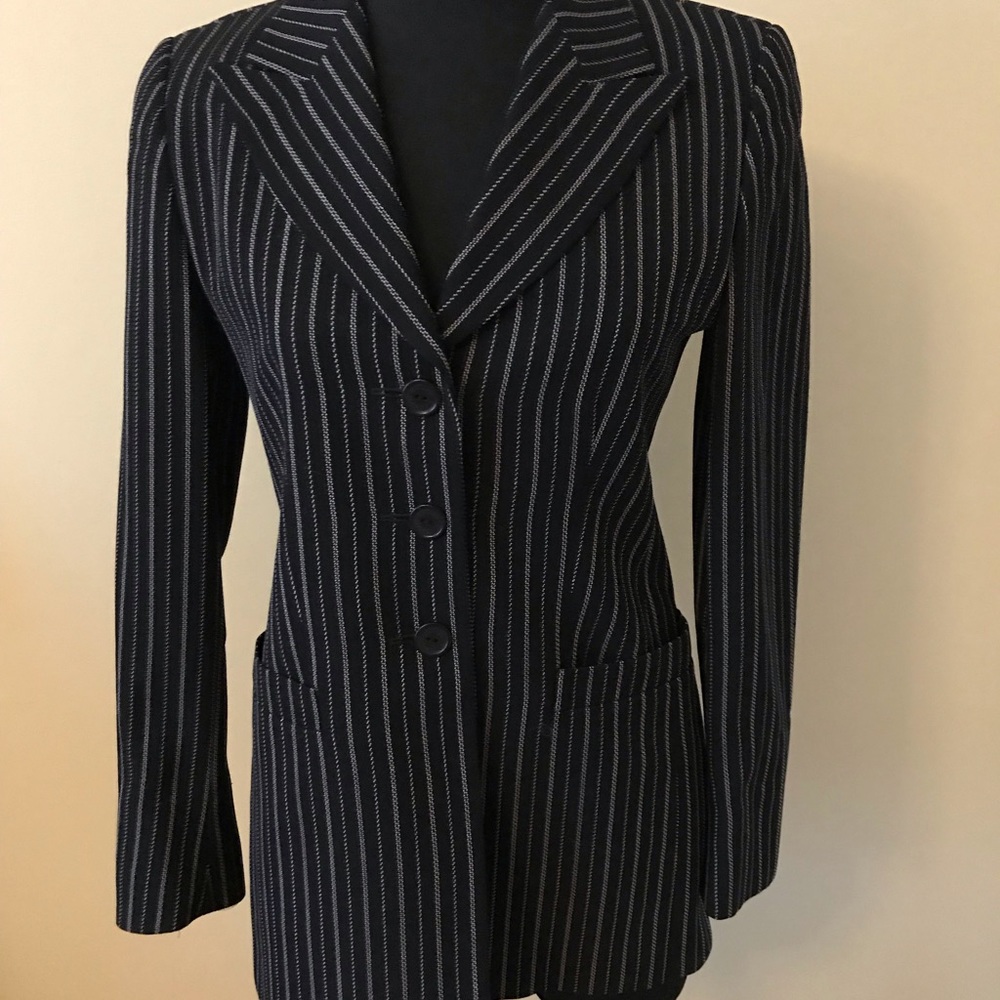 Escada Black & White pinstripe size 34 Pant suit